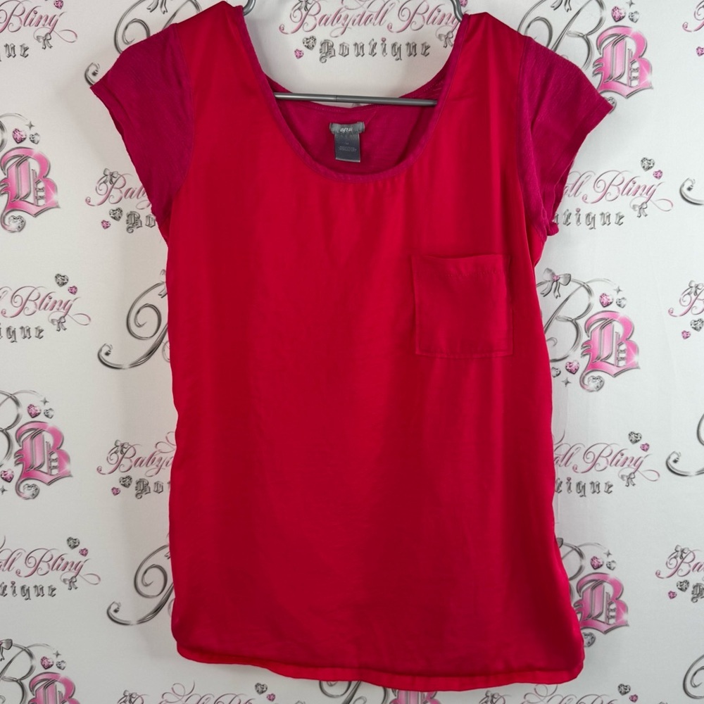 Aerie tshirt pink Red Top pocket on front flowy dual fabric Colors texture